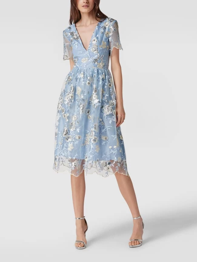 Beste Bewertungen von ✨ CHI CHI London Cocktailkleid Mit Motiv-Stitching Und Paillettenbesatz - Hellblau 🛒